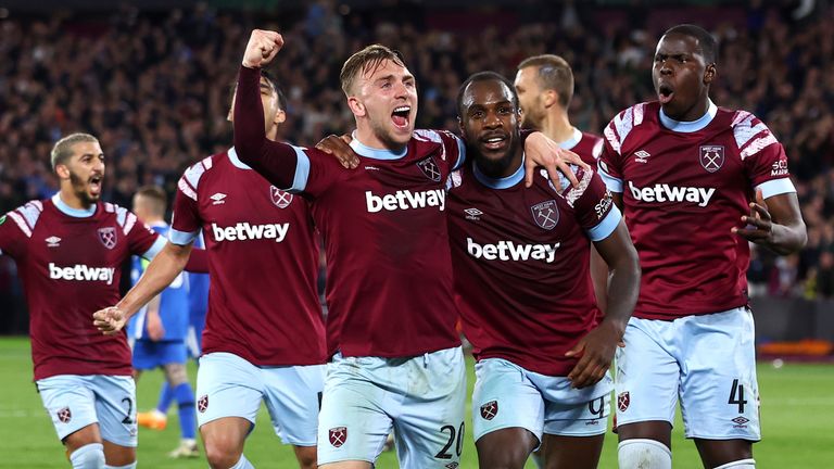 West Ham United wins 2 1 against Florentina in the final minutes of the game