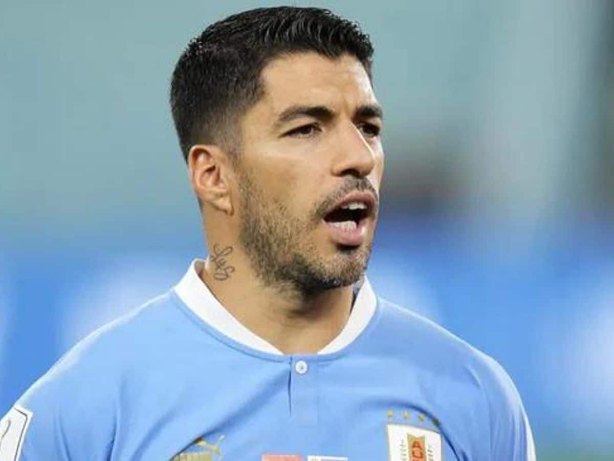 Luis Suarez snubs rumors of reunion with Lionel Messi at Inter Miami, to stay at Gremio