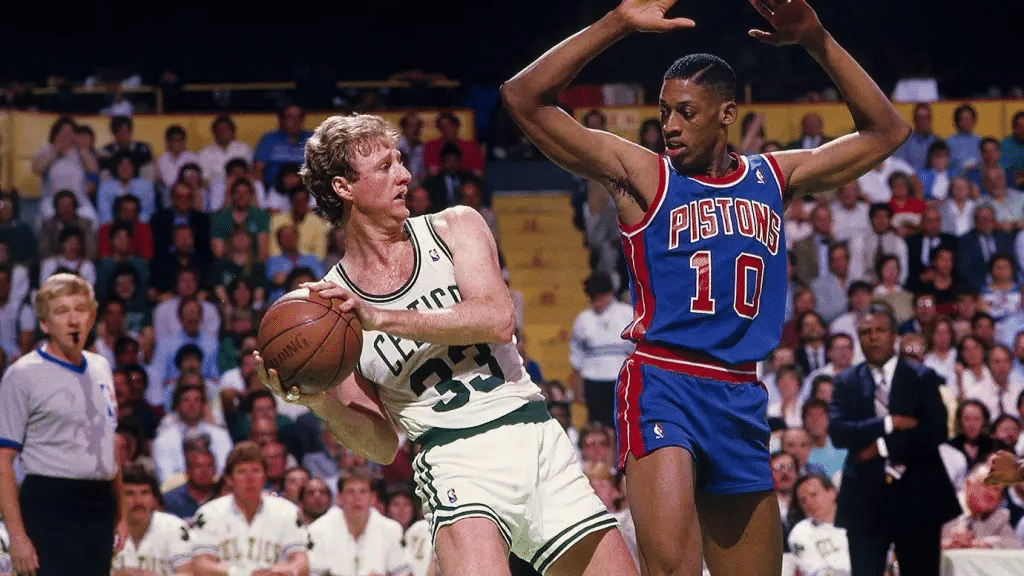 “Dennis Rodman couldn’t score” – Analyst TAKES A JIBE at Bulls legend’s Larry Bird diss