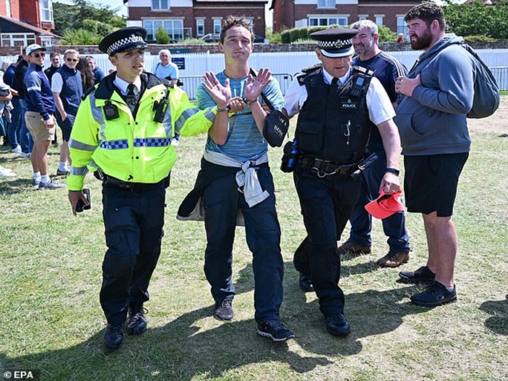 Man is arrested (Image via golfmagic)