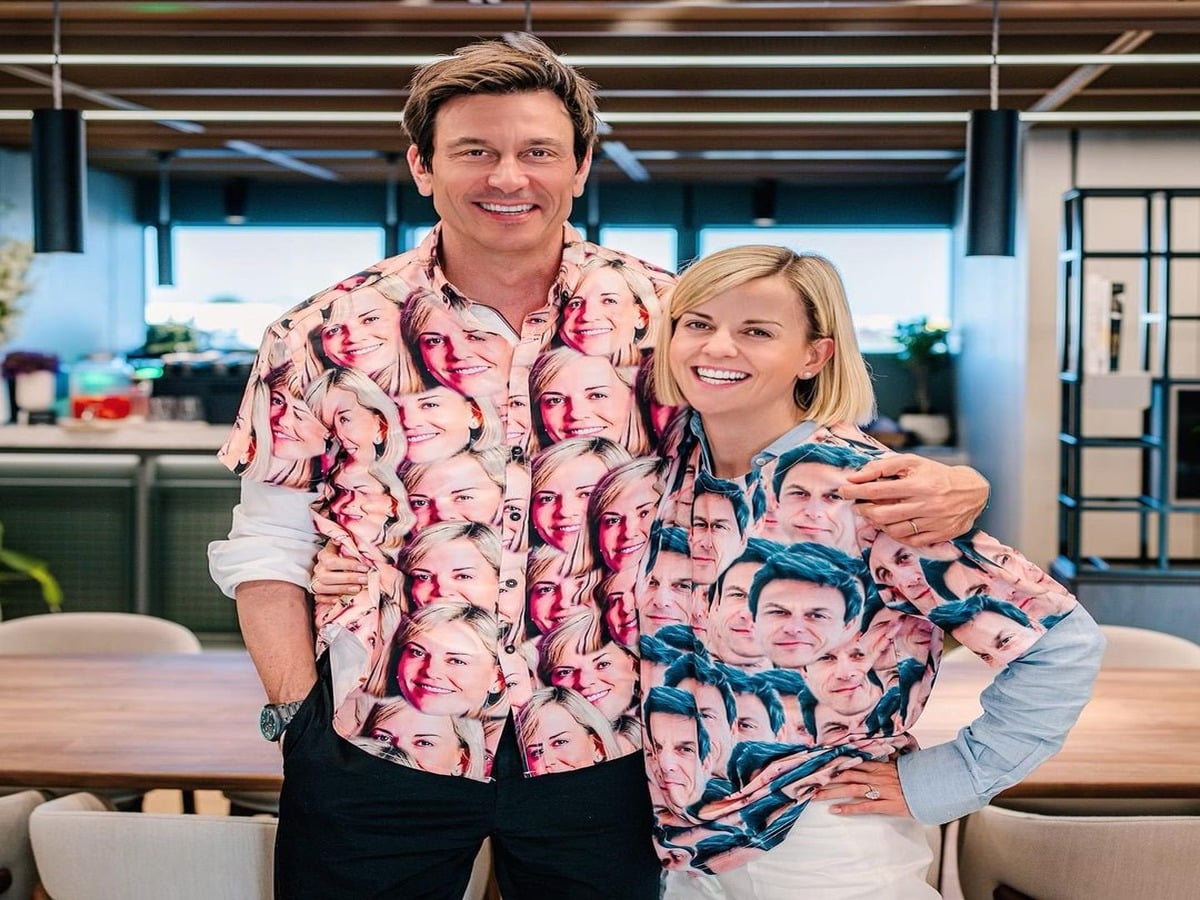 “My F1 mom & dad” – Fans react as Toto Wolff and Susie Wolff go on to showcase their ultimate ‘couple goals’ outfit