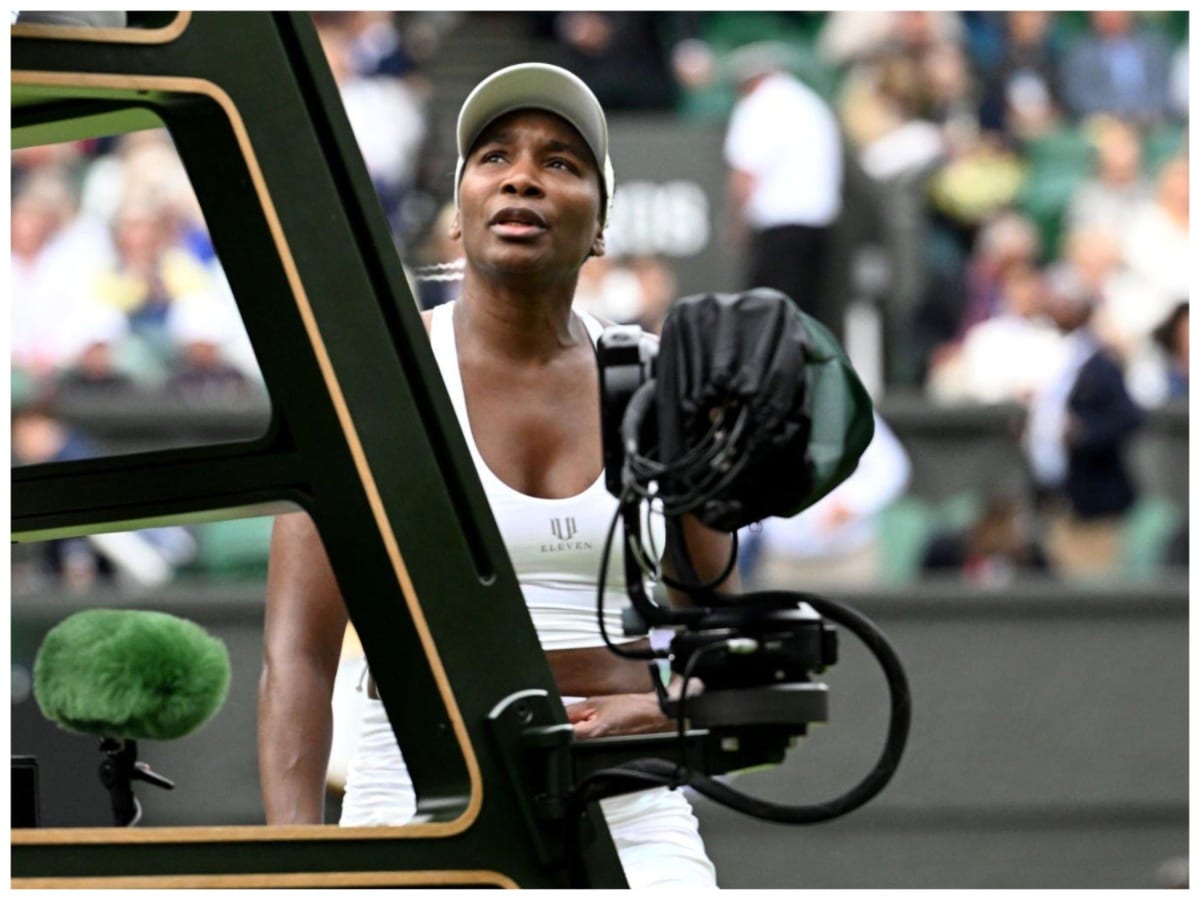 WATCH: “Neither her nor her sister have any class” – Venus Williams faces the wrath of fans for ignoring customary handshake with the chair umpire after dispute over controversial match point call 