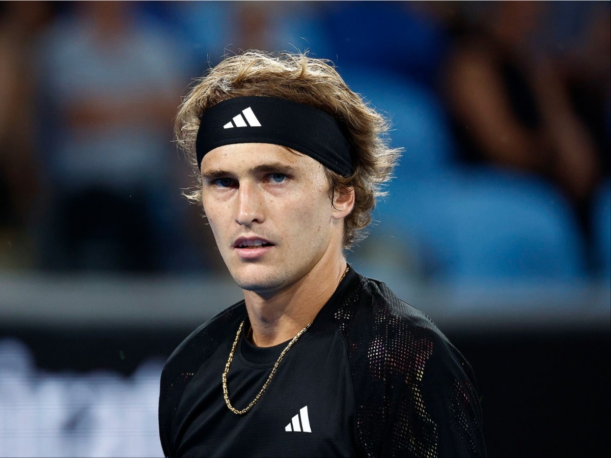 Arthur Fils complaints to chair umpire of Alexander Zverev 'Kicking his ...