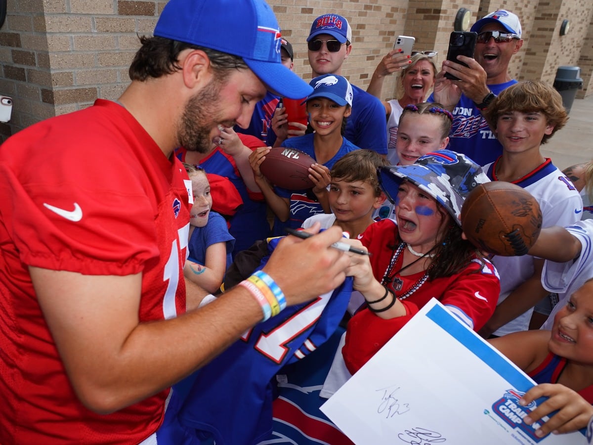 WATCH: Josh Allen’s young fan BURSTS into tears after receiving a warm hug from the Bills QB