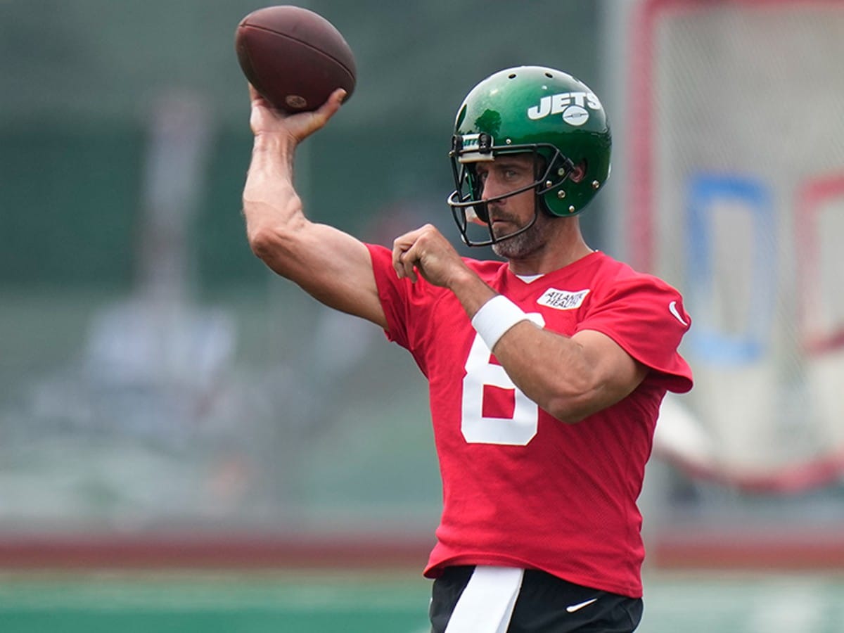 “Not my offense,” Aaron Rodgers sets the record straight on Allen Lazard’s bizarre comments on Jets offense, clarifies the team will have evolution with a west coast flavor