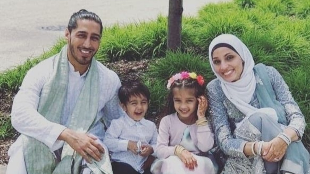 Mustafa Ali and family 