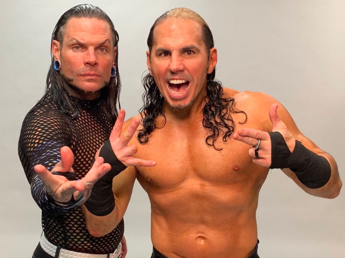 WATCH: Top female star pays homage to current AEW wrestlers The Hardy Boyz on WWE SmackDown