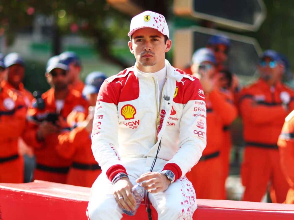 Charles Leclerc wearing special overalls for the 2023 Monaco GP (image via 1000cuorirossoblu.it)