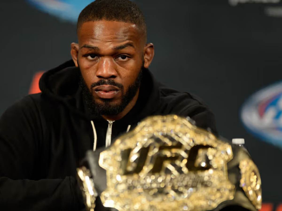 “Don’t let this man near his wife” – Fans in fear as Jon Jones filmed downing drinks for the first time since terrible domestic violence case