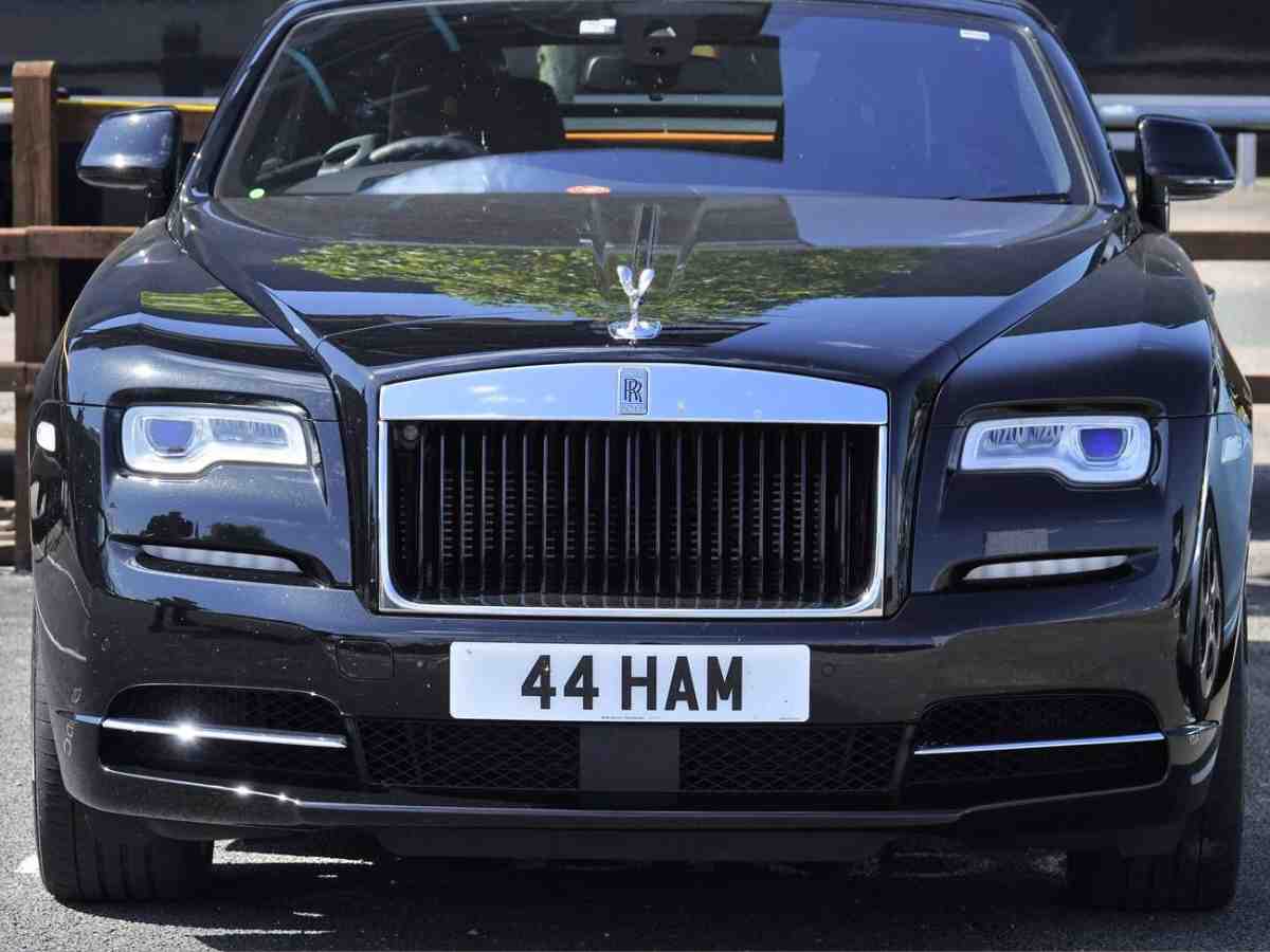 “Roscoe Hamilton has arrived” – Fans react as a $635,000 worth Rolls Royce Wrath with ’44 HAM’ license plate spotted at Silverstone