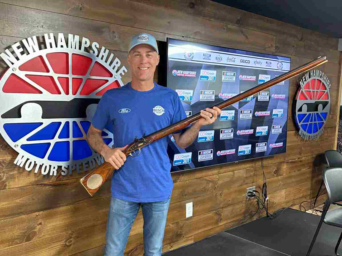 “Don’t piss Kevin off tomorrow”- NASCAR Twitter reacts as New Hampshire Motor Speedway honors Kevin Harvick by presenting him a special musket