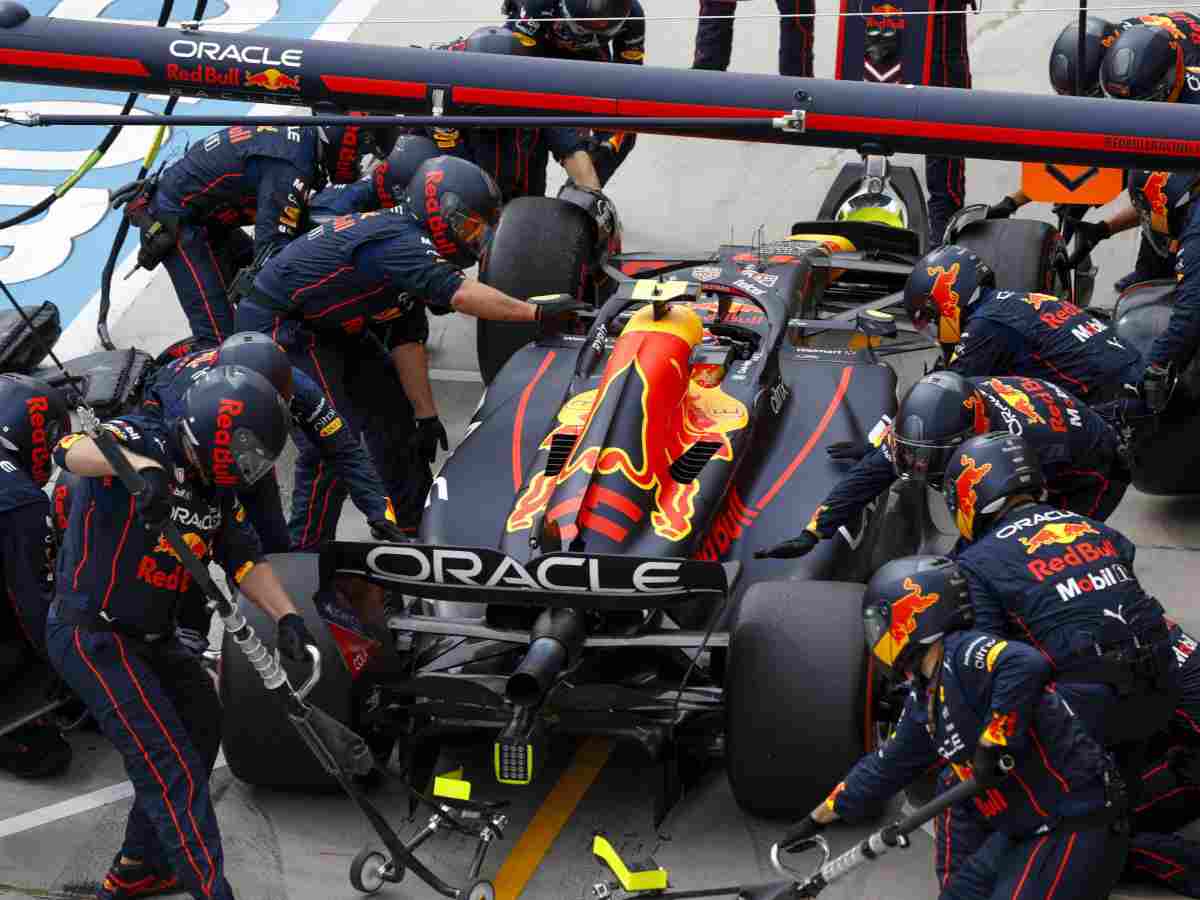 WATCH: “They’re all on steroid”- Fans react as Red Bull pulls off a sensational 1.9 seconds pitstop for Sergio Perez at the Hungarian GP