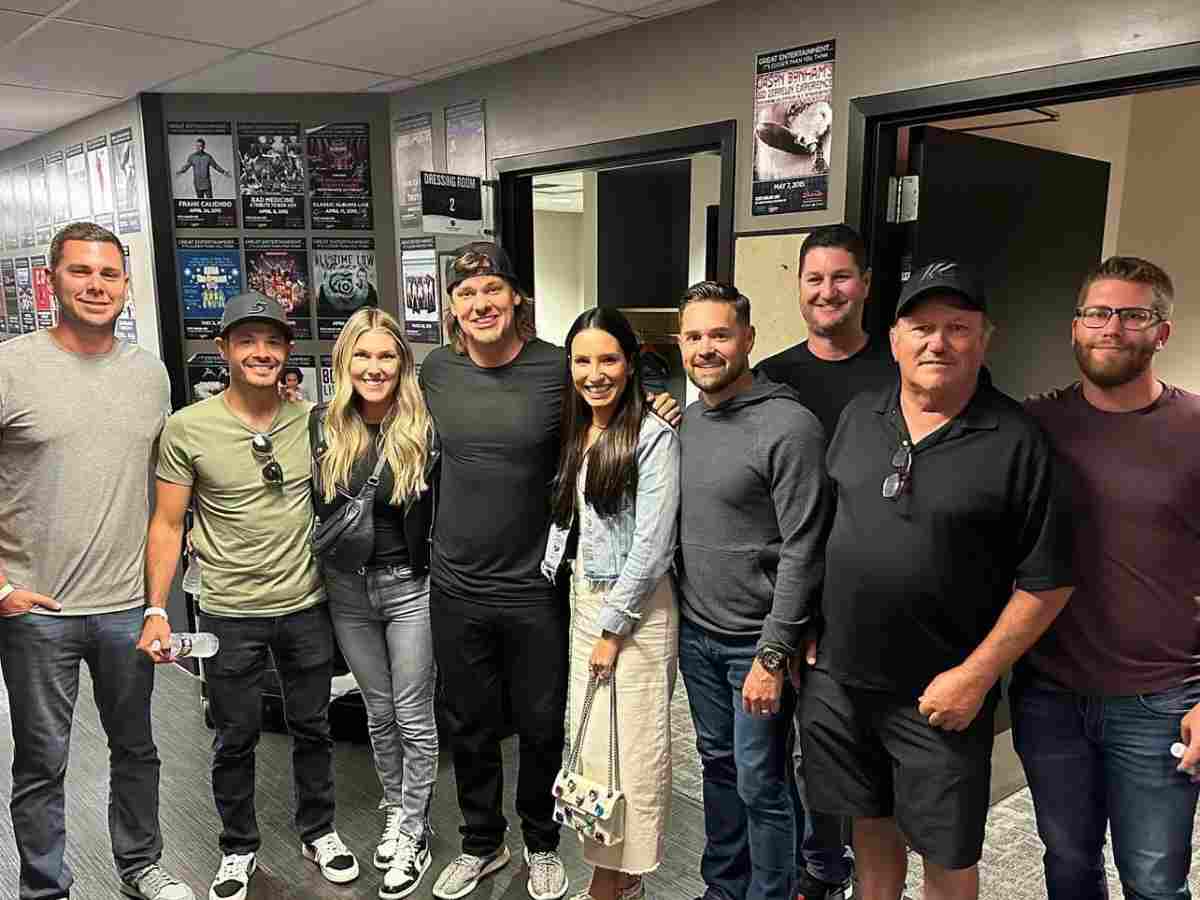 Kyle Larson poses for a ‘gang’ photo with controversial comedian Theo Van and Daytona 500 winner Ricky Stenhouse Jr.  