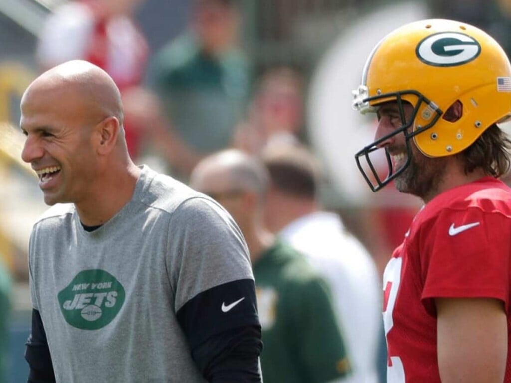 Robert Saleh and Aaron Rodgers. (IMAGE: USA TODAY)