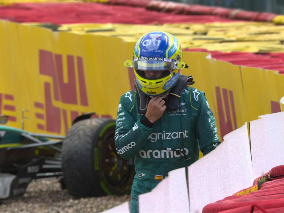 WATCH: “Alonslow needs to retire”- Fans react as Fernando Alonso bins it into the barriers on his birthday during the Belgian GP F1 sprint