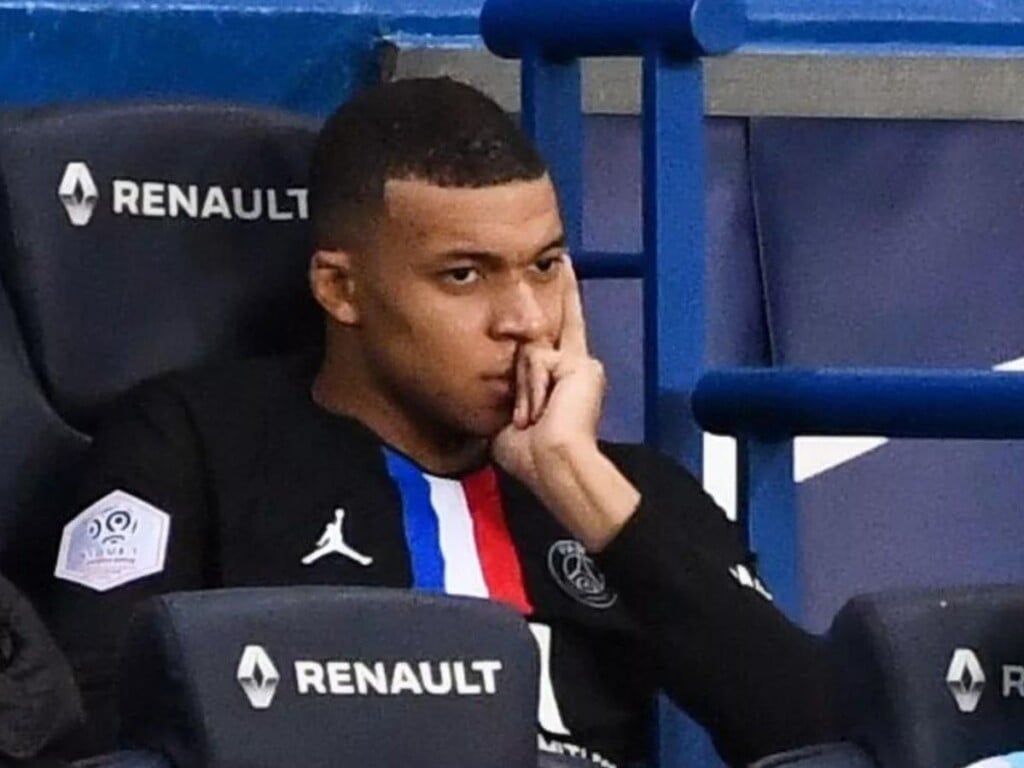 Mbappe waits for Real Madrid.