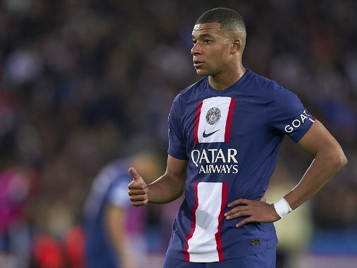 “It’s really obvious; joining the biggest club,” fans speculate Kylian Mbappe’s exit from PSG after it skips him from pre-season poster against Cristiano Ronaldo’s Al Nassr