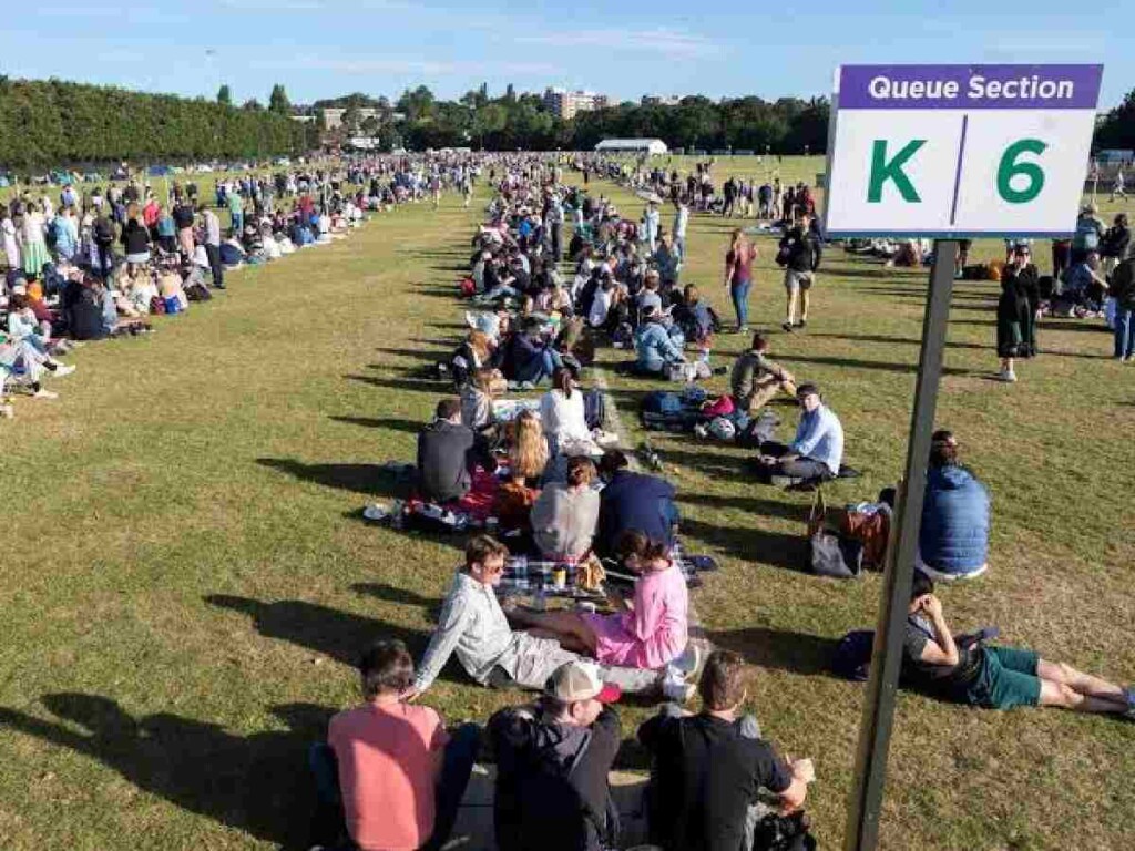 Queue for Wimbledon tickets