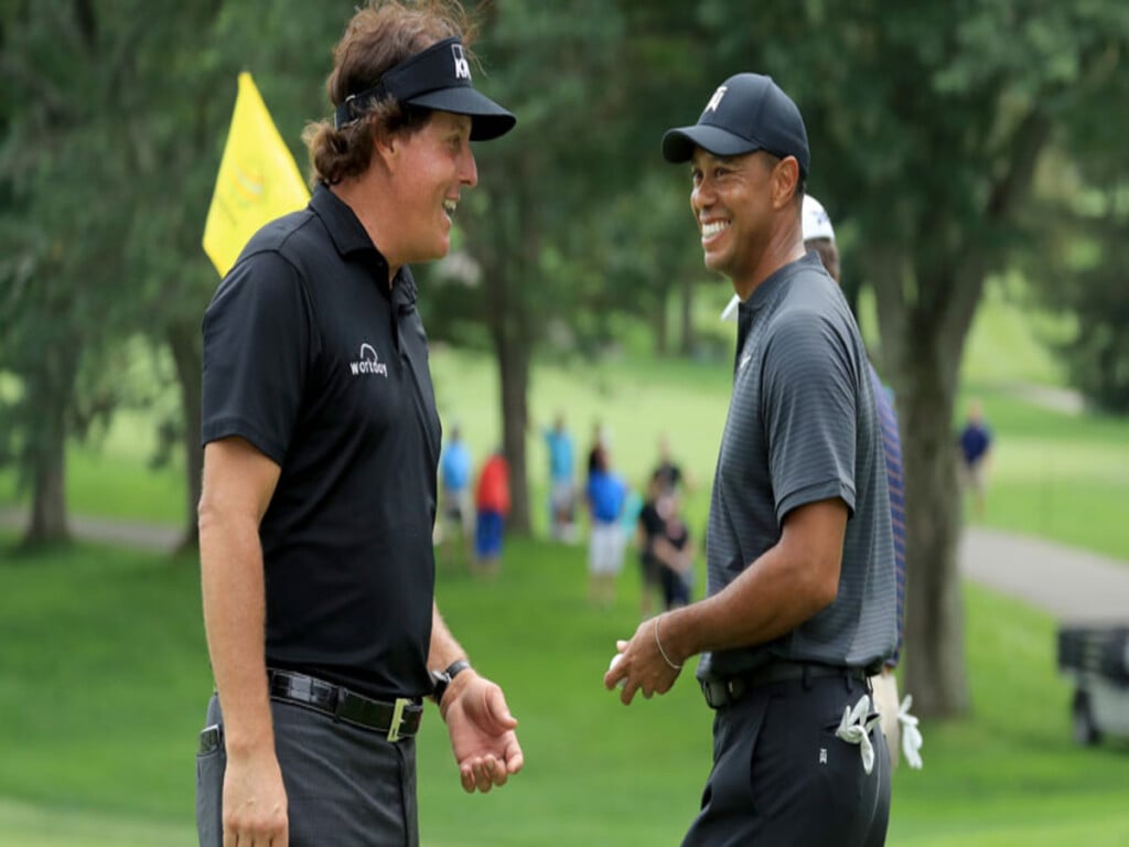 Tiger Woods and Phil Mickelson ( Image via PGA Tour )