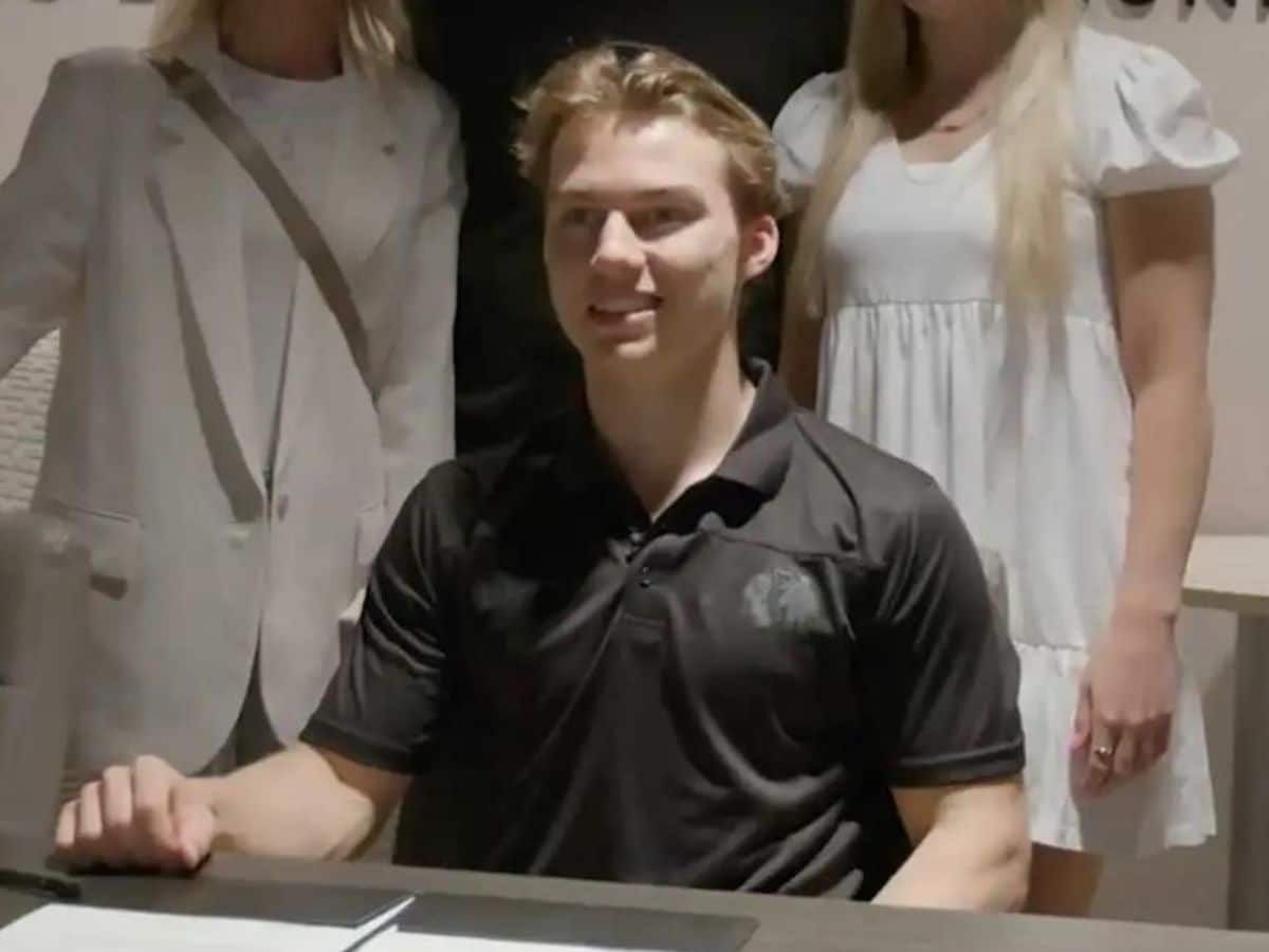 “Huge bust and disappointment coming” – NHL Twitter waives off hype as No. 1 pick Connor Bedard signs first official contract with Chicago Blackhawks