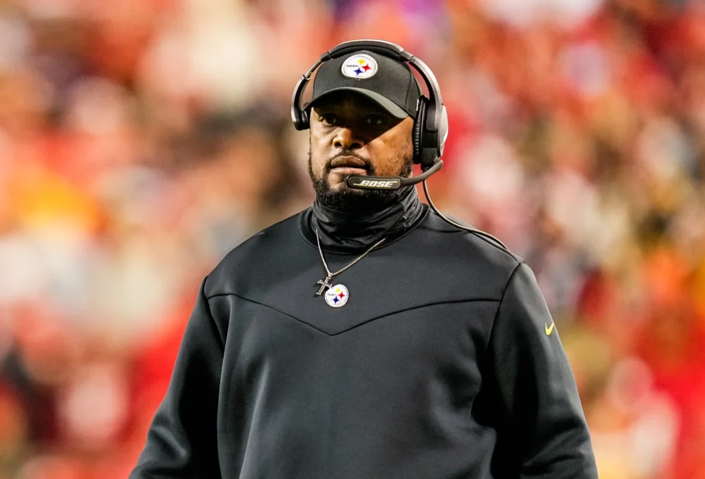 "He can have a bigger role in society," Travis Kelce and former Steelers' OT Alejandro Villanueva STRONGLY advice HC Mike Tomlin to run for Presidency 1 Mike Tomlin