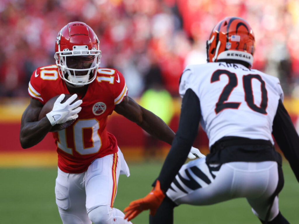 Tyreek Hill has lost his superpower amid Eli Apple joining the Dolphins, claims NFL reporter