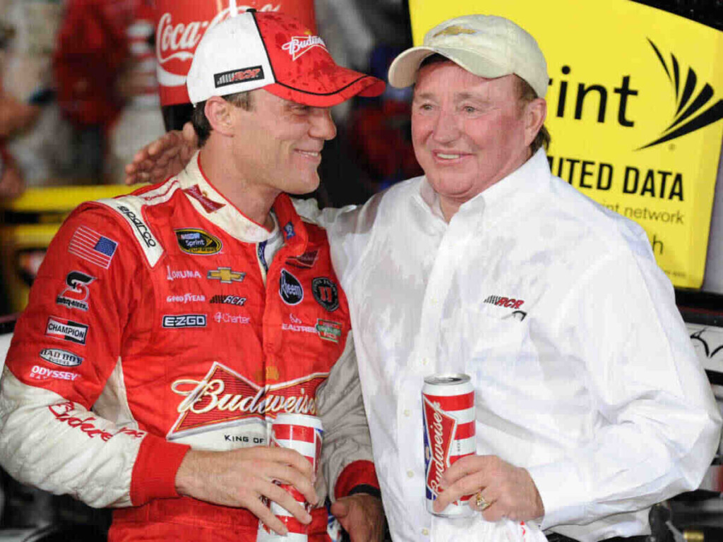 Kevin Harvick and Richard Childress (Credits: Sportsnews.com)