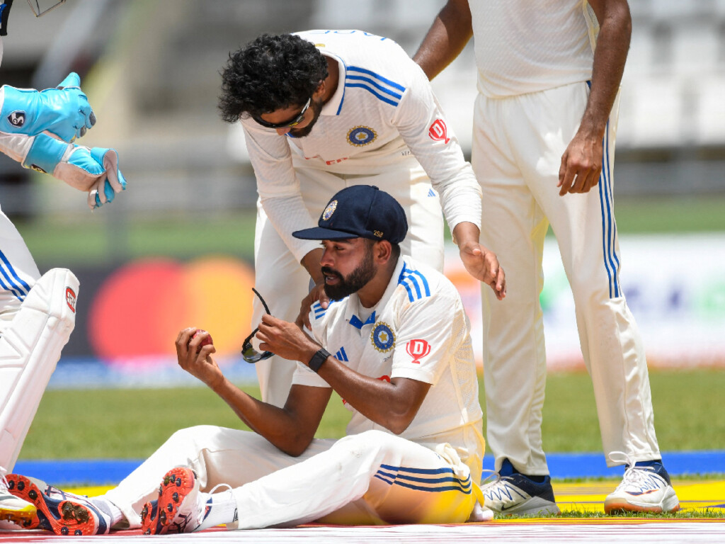 mohammed siraj celebrates