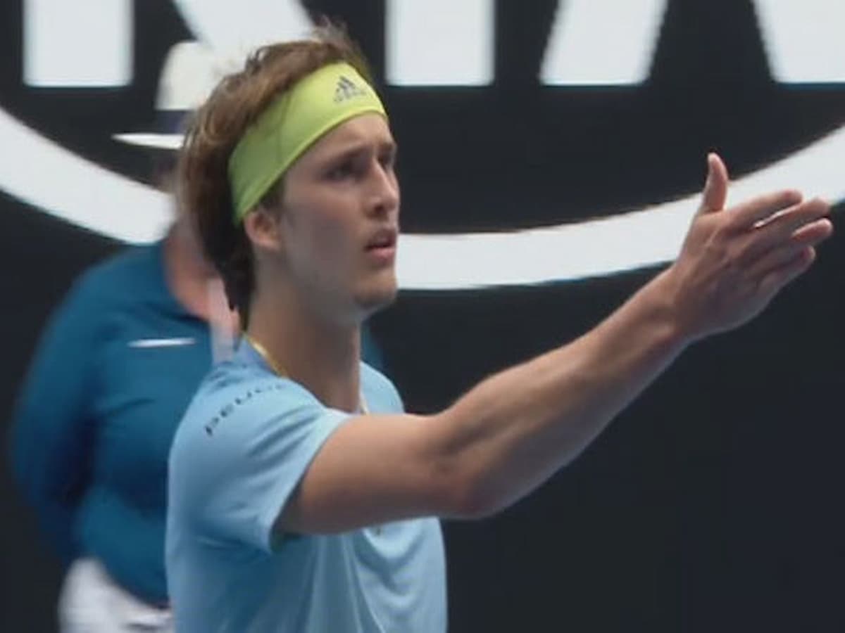 Alexander Zverev LASHES out at the Cincinnati Masters umpire in a furious rant that forces the supervisor to interfere in the matter