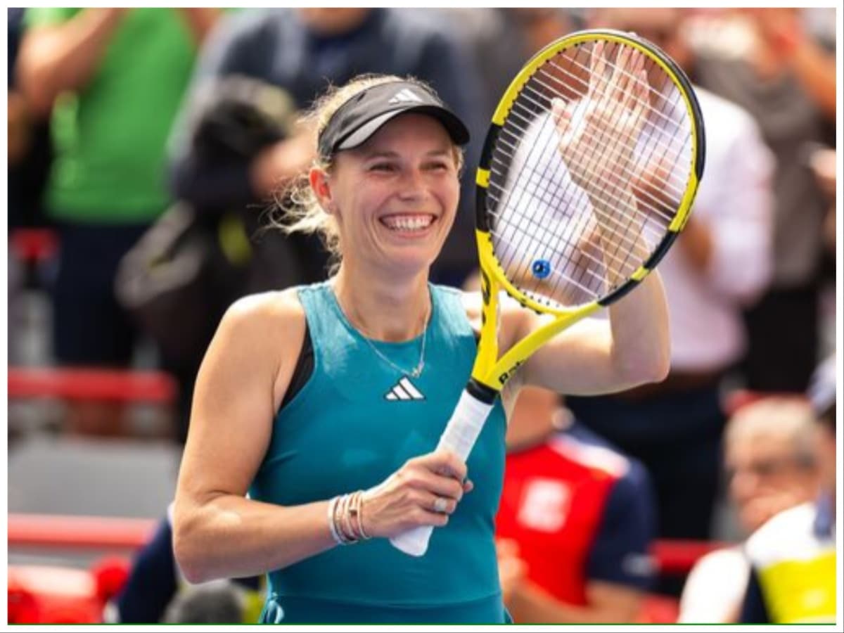 WATCH: Caroline Wozniacki given a rousing reception on return to the Tour as fans at the Canadian Open serenade her with a special song