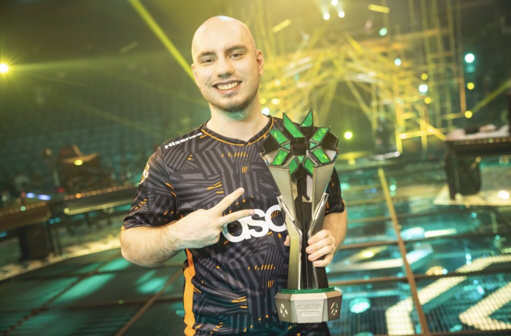 Fnatic Derke- best operator player