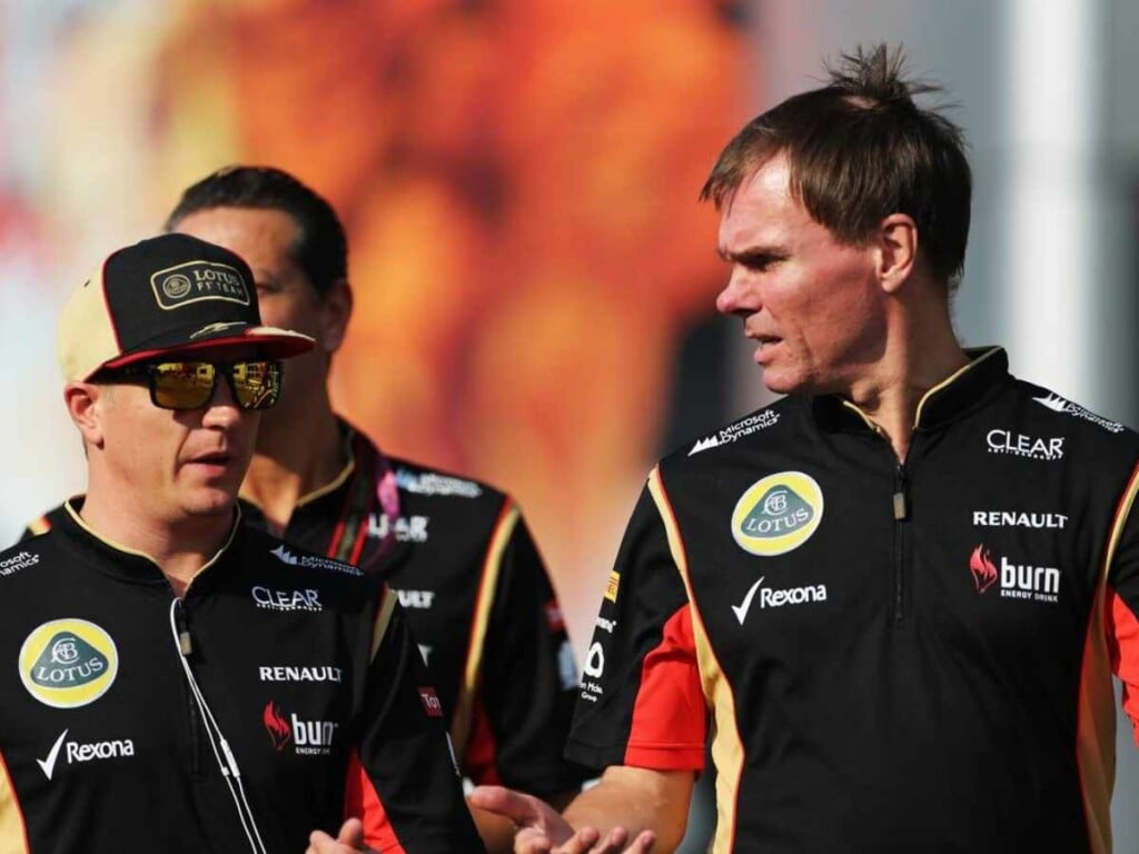 Kimi Raikkonen and Alan Permane for Lotus F1 in 2012 (image via F1 race reviews)