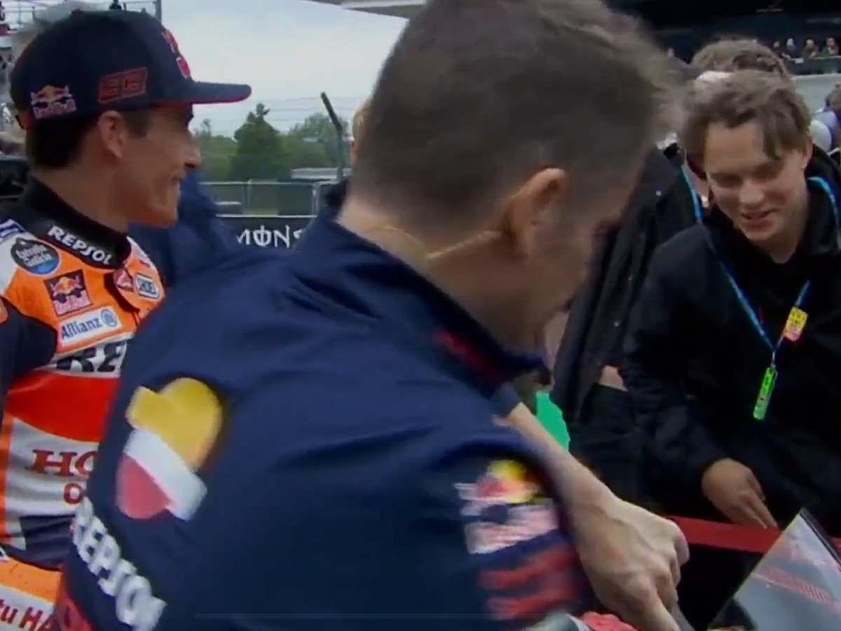 WATCH: F1 Rookie Oscar Piastri show up to support $35 million worth MotoGP legend Marc Marquez at Silverstone