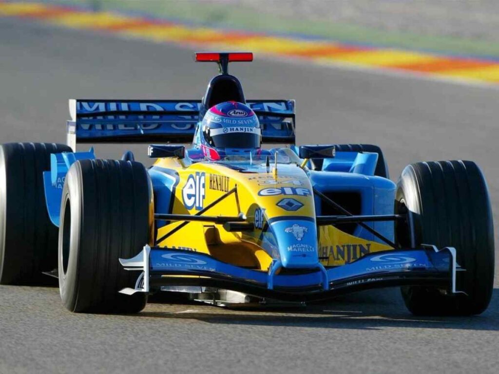 Franck Montagny testing a Renault F1 car in 2003 (Credits: @endaloughlin/Pinterest)