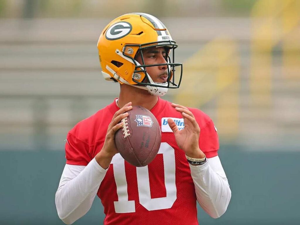 Colin Cowherd believes there’s NOTHING special about Jordan Love who’s trying to fill Aaron Rodgers’ shoes

Green Bay Packers
