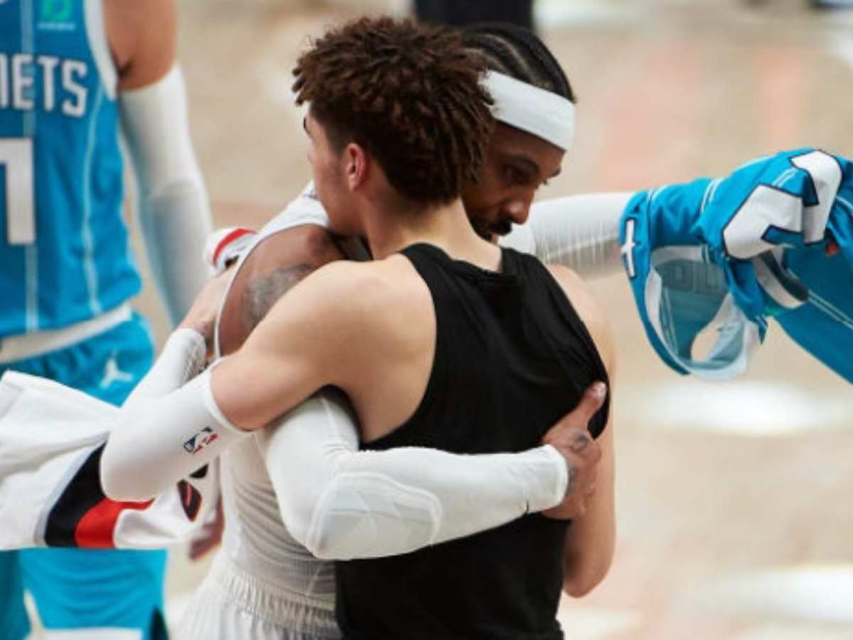 Carmelo Anthony and LaMelo Ball (Troy Wayrynen-USA TODAY Sports)