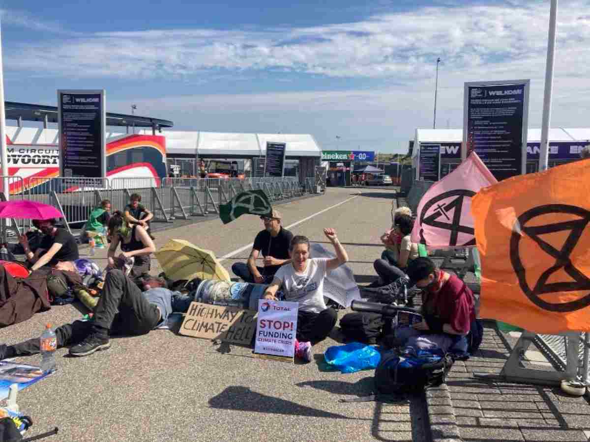 Climate activists block area around Zandvoort F1 circuit ahead of 2023 Dutch GP