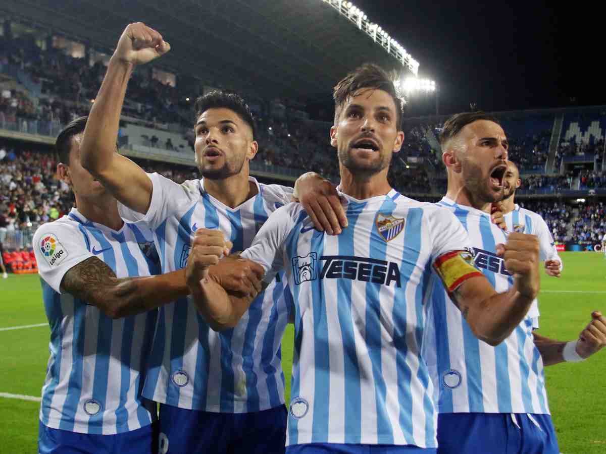WATCH: Malaga fans spotted mobbing around local tourists expressing anger at club over failed signings 1 Malaga CF. (Source: Marca)
