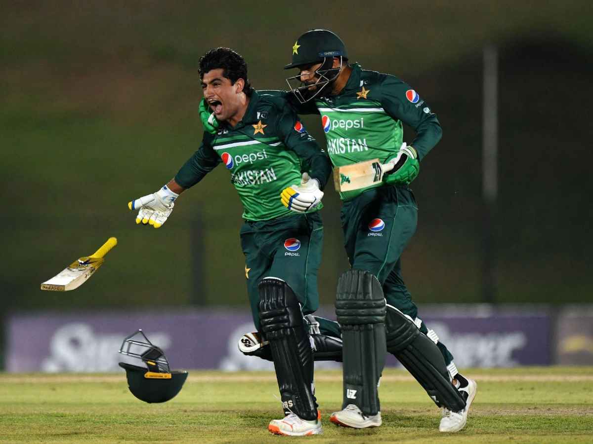 Watch Shadab Khan Gets Mankaded In A Dramatic Final Over As Pakistan 