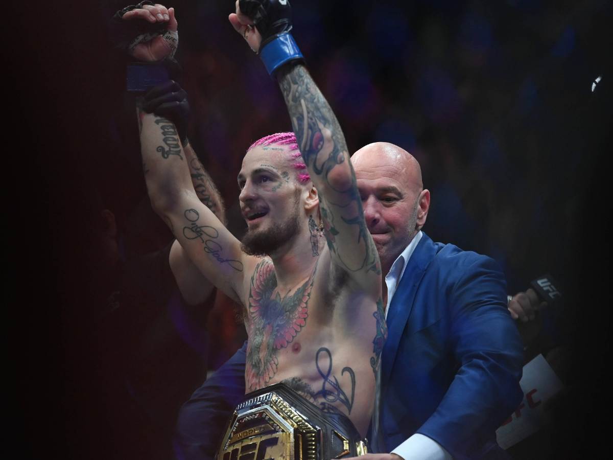 Sean O’Malley reveals promising message from Dana White as UFC boss wrapped belt around him at UFC 292