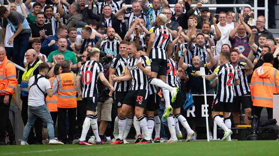 Newcastle celebrate against Aston Villa 