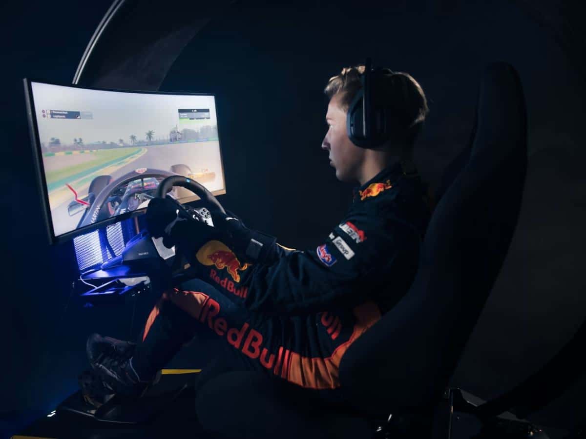 Liam Lawson on his racing simulator