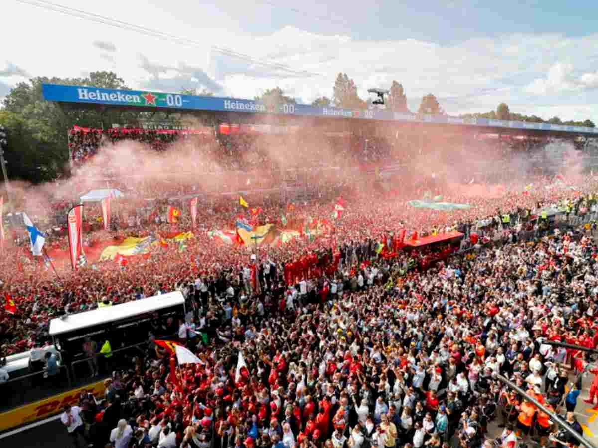 Fans at Monza during the Italian GP (image via GPFans)