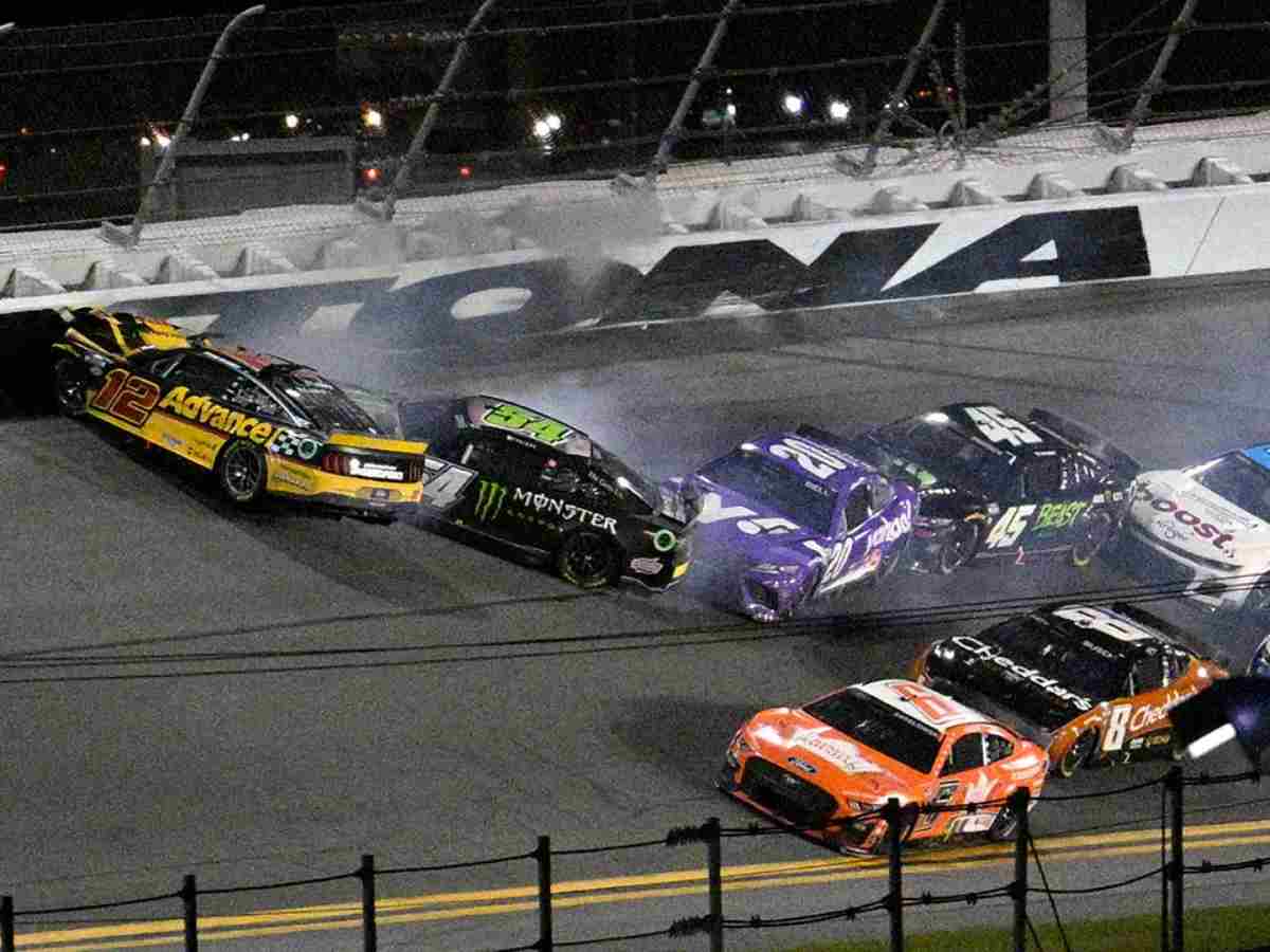 Ryan Blaney slams the wall at the Daytona restart, collects 12 cars