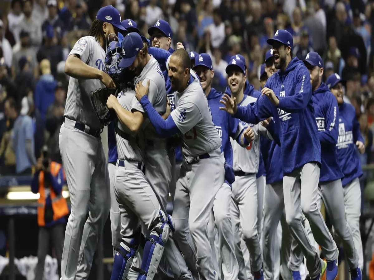 “Let’s keep it going!” – Fans ROAR as Dodgers dominate Brewers with 7-1 record, extending 10-game winning streak in thunderous applause