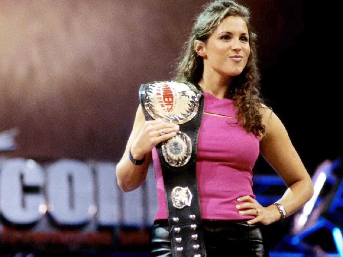 Former WWE Women’s Champion once gave her boss Stephanie McMahon permission to make out with her boyfriend anytime 