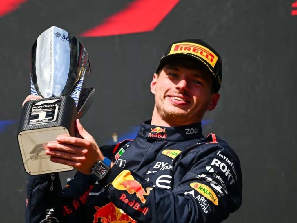 Danica Patrick claims Lewis Hamilton will triumph over Fernando Alonso and Max Verstappen in equal cars 1 Q 1691595084