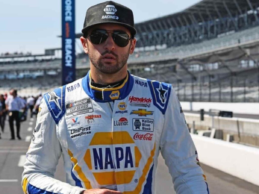 Chase Elliott (Credits: Mike Dinovo-USA TODAY Sports)