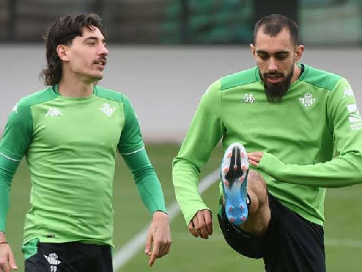 Héctor Bellerín and Borja Iglesias.