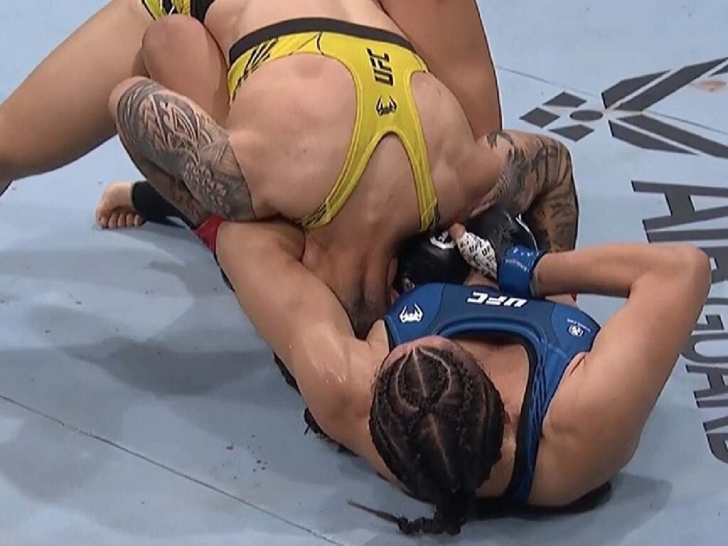 Tatiana Suarez submitted Jessica Andrade